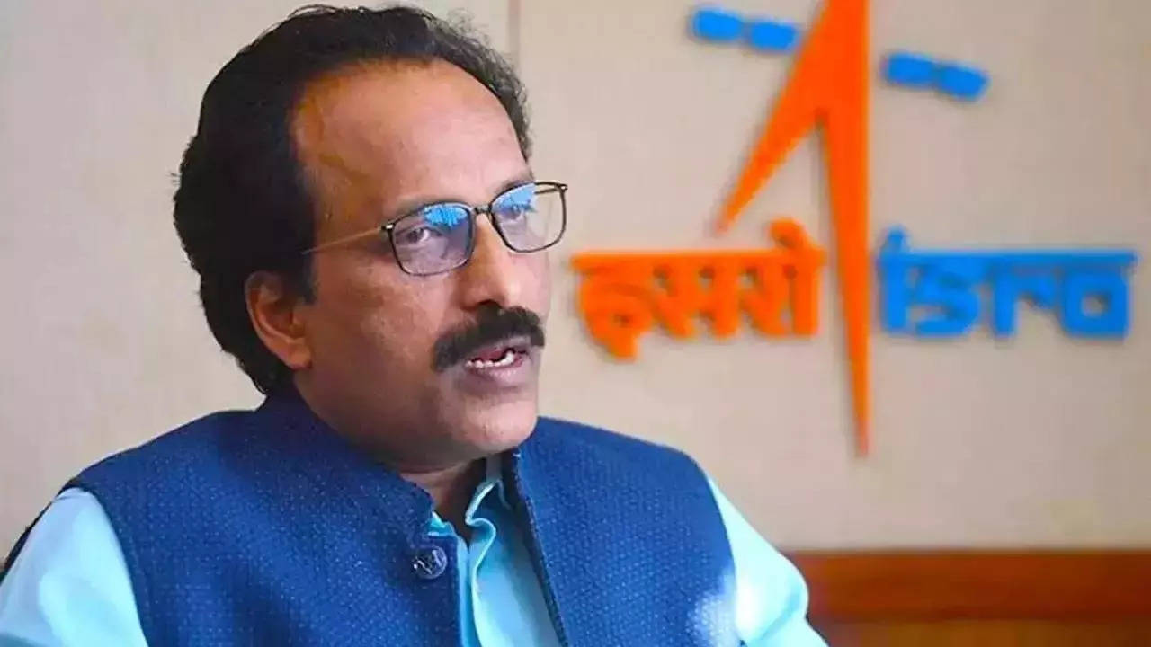 isro-chairman-expresses-concerns-over-india’s-slow-progress-in-core-it-product-development