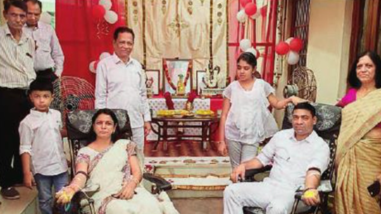 meet-the-inspiring-patel-family-from-ahmedabad:-donors-of-630-litres-of-blood!