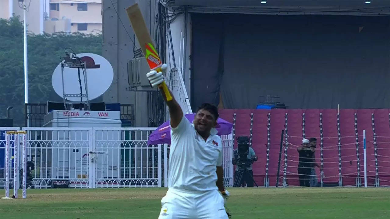 unstoppable-sarfaraz-khan-hits-double-century,-cranks-up-the-heat-on-rest-of-india-and-kl-rahul!