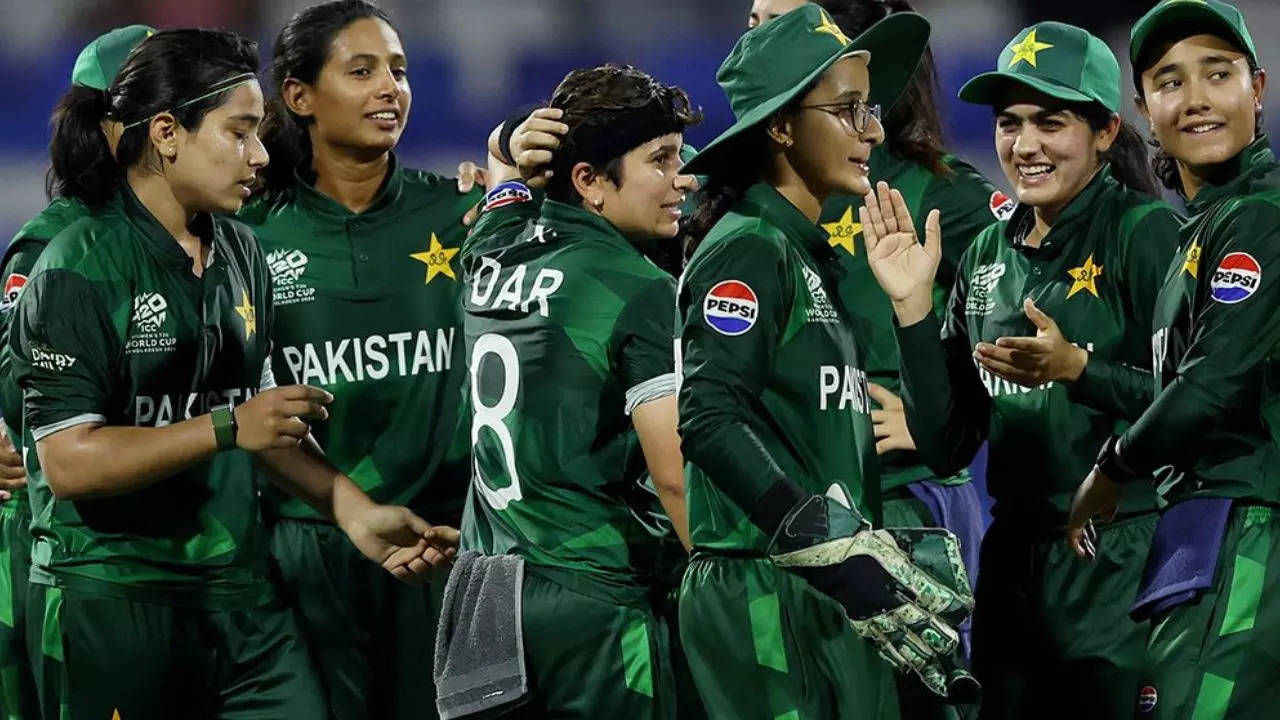 fatima-sana’s-stellar-performance-leads-pakistan-to-victory-over-sri-lanka-in-women’s-t20-world-cup-opener!