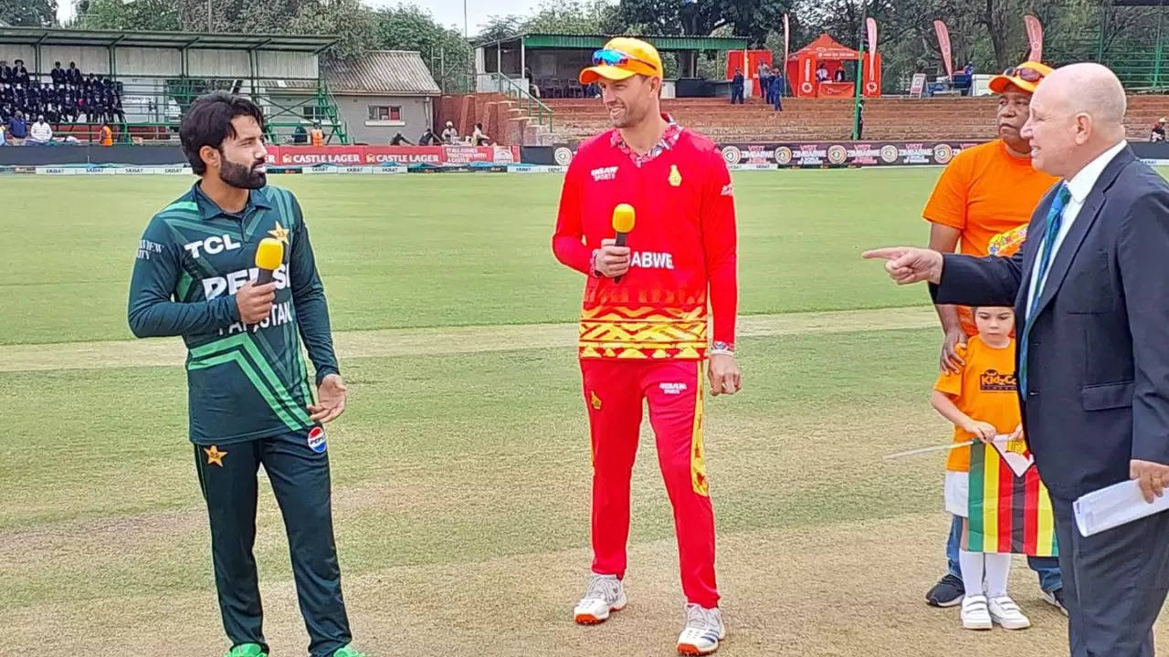 thrilling-start:-zimbabwe-off-to-a-strong-37/0-as-pakistan-chooses-to-field-in-1st-odi!