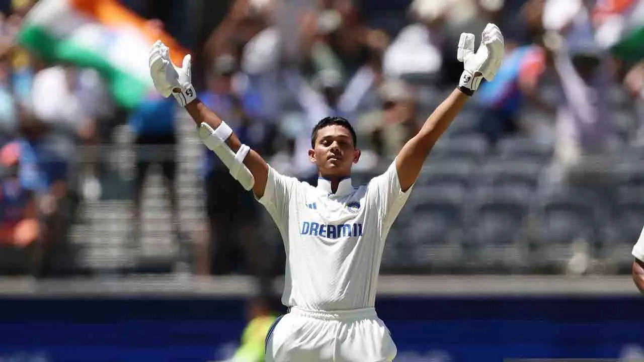 sunil-gavaskar-calls-for-more-players-like-yashasvi-jaiswal-and-nitish-reddy-who-defend-their-wickets-with-passion!